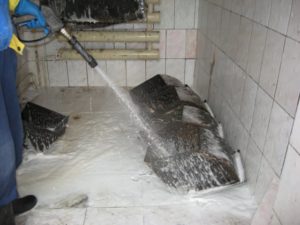 Этапы очистки мусоропровода